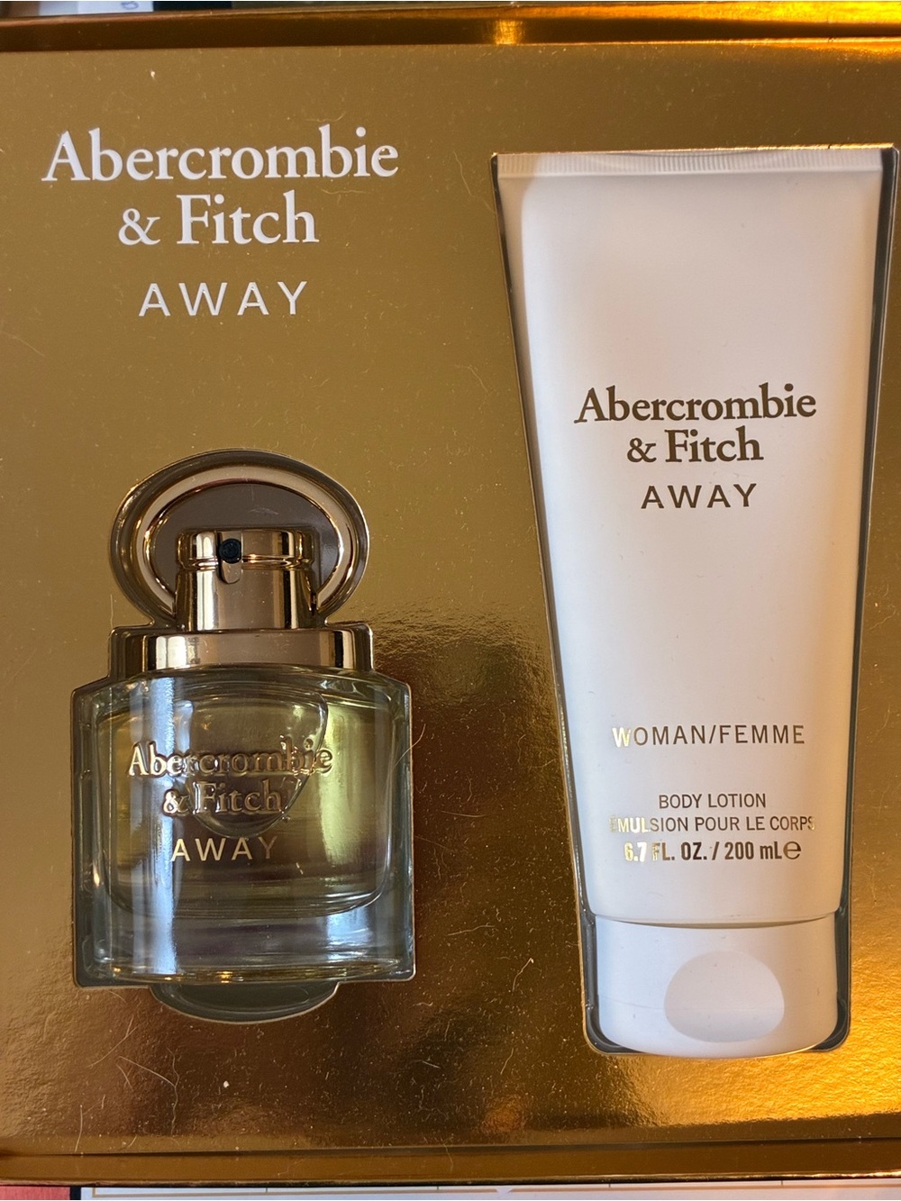 Abercrombie & Fitch Away Gift Set - Gold & White
